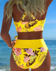 Bikini met contrasterend bloemenpatroon – verdeeld ontwerp
