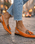 Nexoria - Elegante bicolor damesmules met trendy pompons