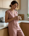 Maevyn - Dames jumpsuit zonder mouwen met knopen en brede benen