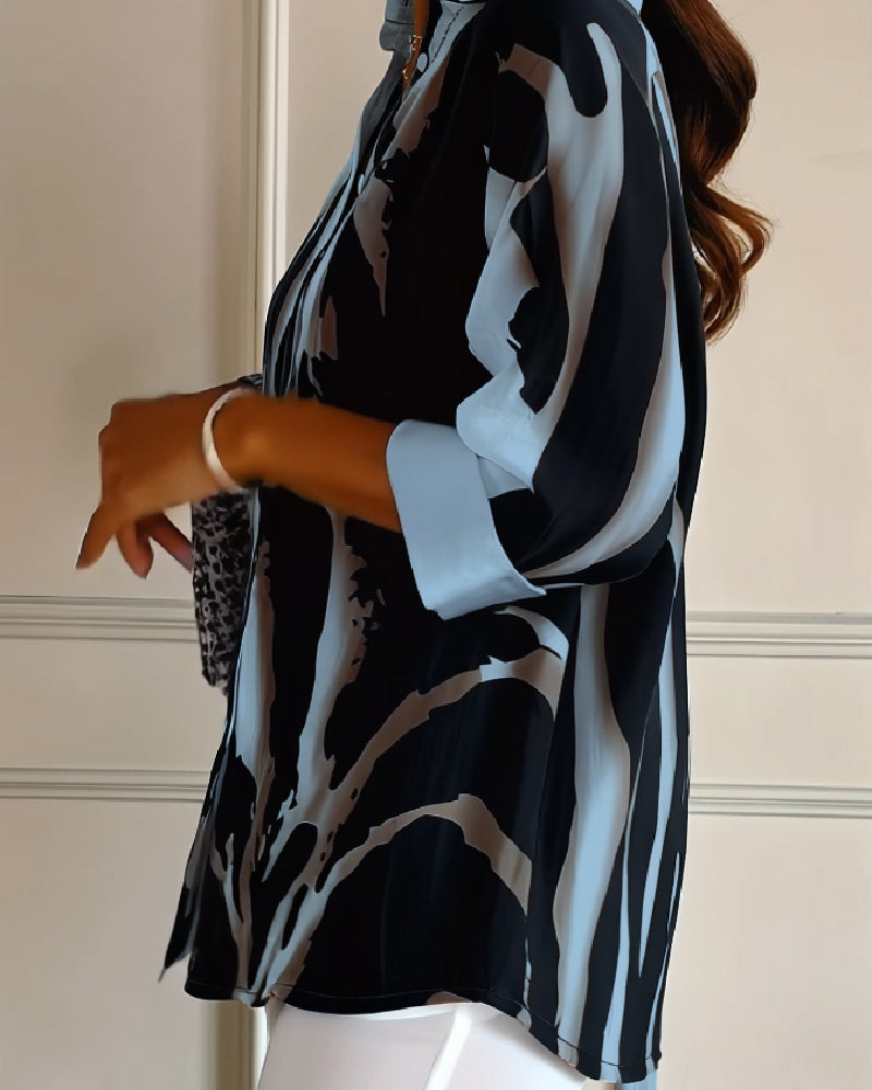 Telyra - Blouse Met Hoge Kraag Irregulier Print