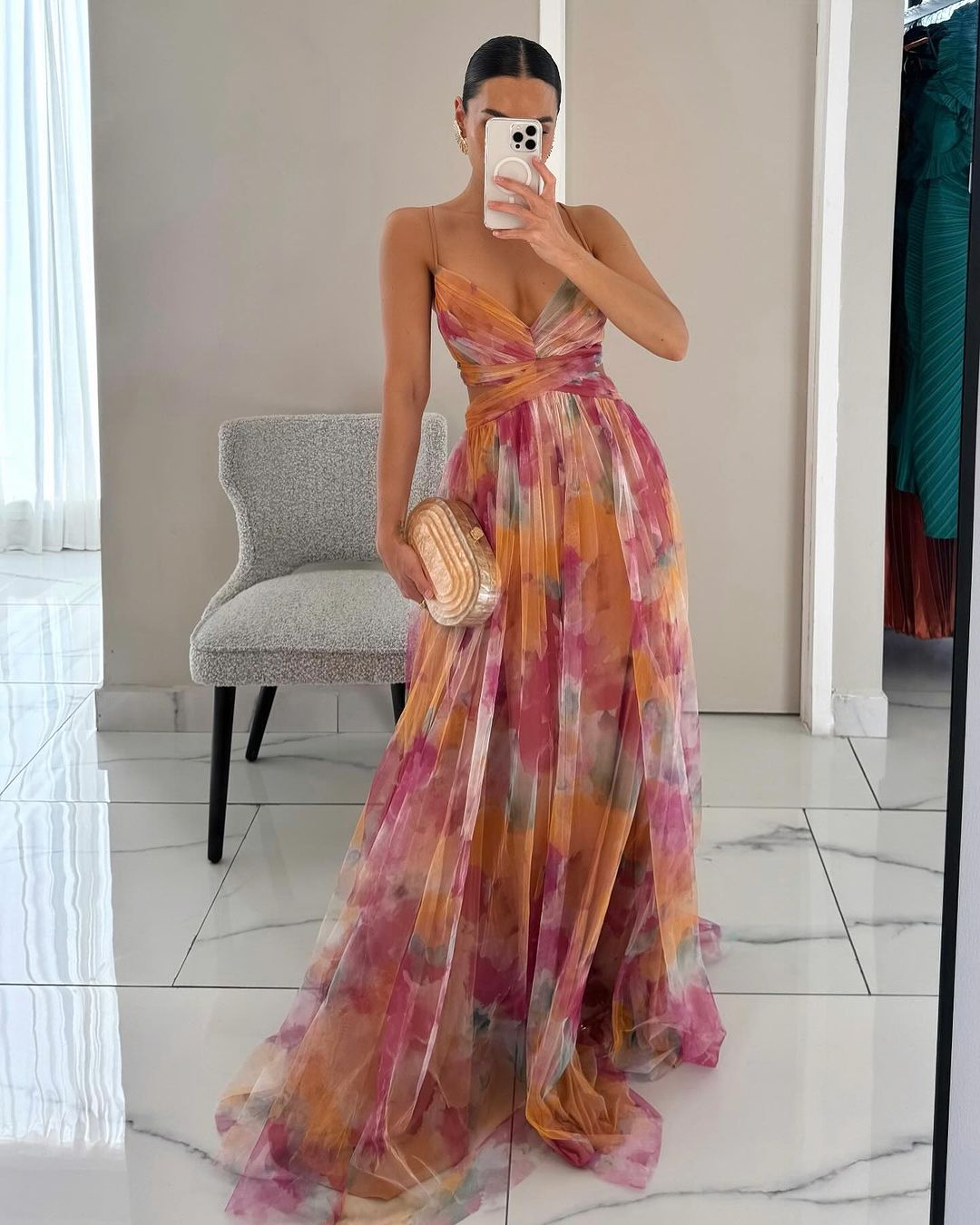 Helena - Maxi Jurk Vrouw Fluide Met V-Hals Fijne Bandjes Elegante Bloemmotieven