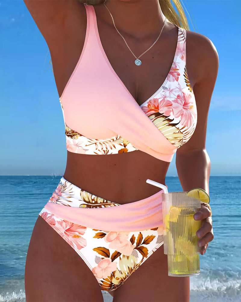 Bikini met contrasterend bloemenpatroon – verdeeld ontwerp