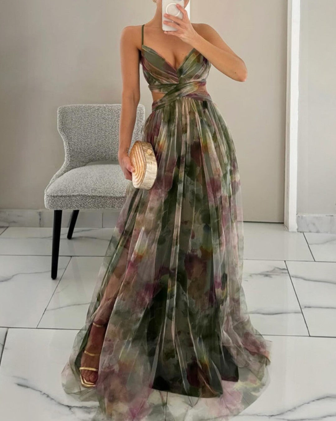 Helena - Maxi Jurk Vrouw Fluide Met V-Hals Fijne Bandjes Elegante Bloemmotieven