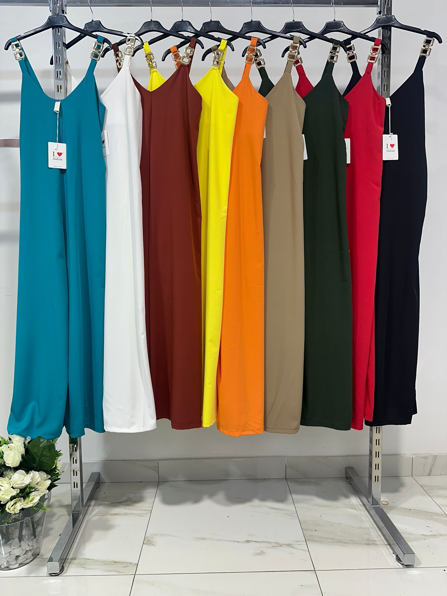 Iriana - Prachtige comfortabele jumpsuit met gouden gespen