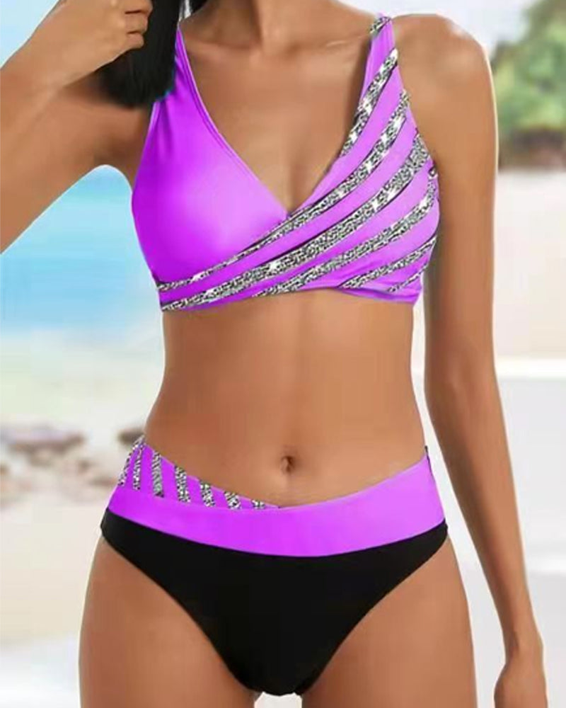 Mona – Stijlvol bedrukt bikini in zachte warme tinten