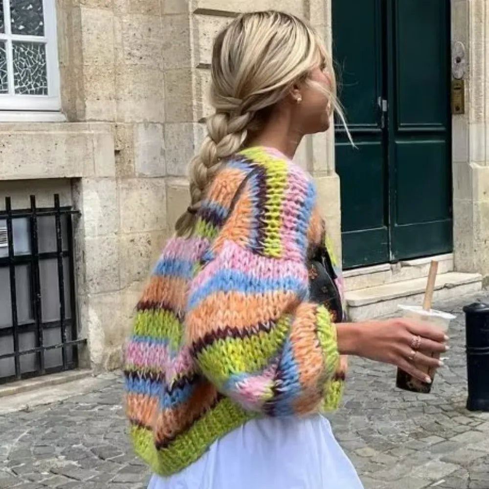 Claudia- Gestreepte trui met prachtige kleuren