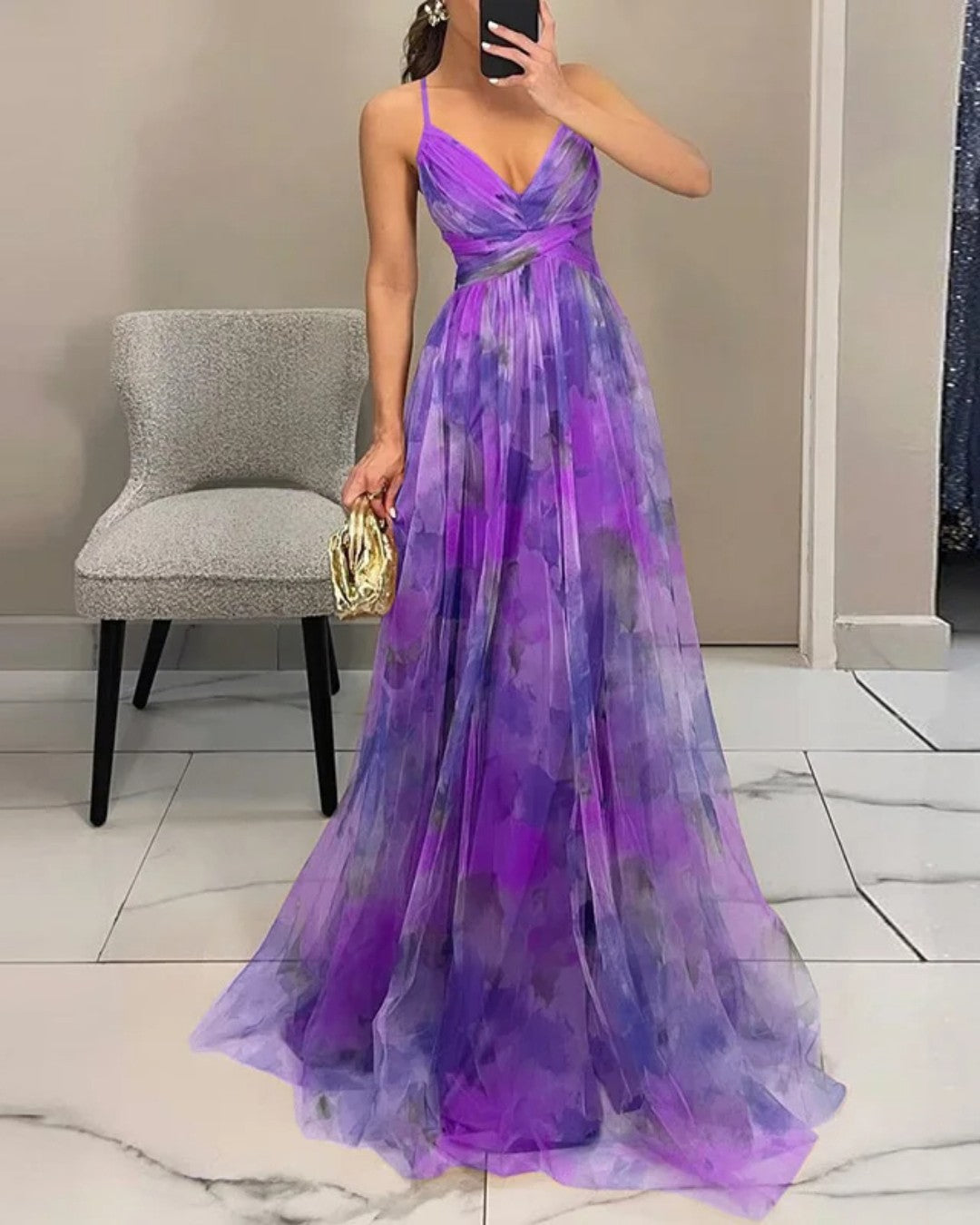 Helena - Maxi Jurk Vrouw Fluide Met V-Hals Fijne Bandjes Elegante Bloemmotieven