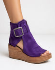 Kalyne - Dames wedge sandalen van suède met open teen en enkelbandje
