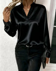 Mariselora - Elegante Satijnen Blouse met Vrouwelijke Drapé Hals