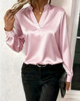 Mariselora - Elegante Satijnen Blouse met Vrouwelijke Drapé Hals