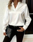 Mariselora - Elegante Satijnen Blouse met Vrouwelijke Drapé Hals