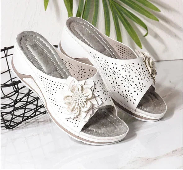 Gavrielle - Zachte Leren Sandalen Met Ondersteuning Voor De Voorkant